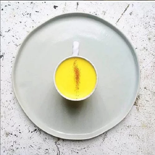 Γιατί τέτοια μανία με τον latte κουρκουμά; (Το δοκίμασες; Δες τη συνταγή!)