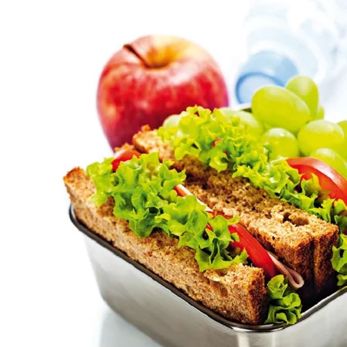 Τι να τρώει το παιδί; Να πώς θα φτιάξεις το σωστό γεύμα για τα παιδιά (και να το φάει όντως!)