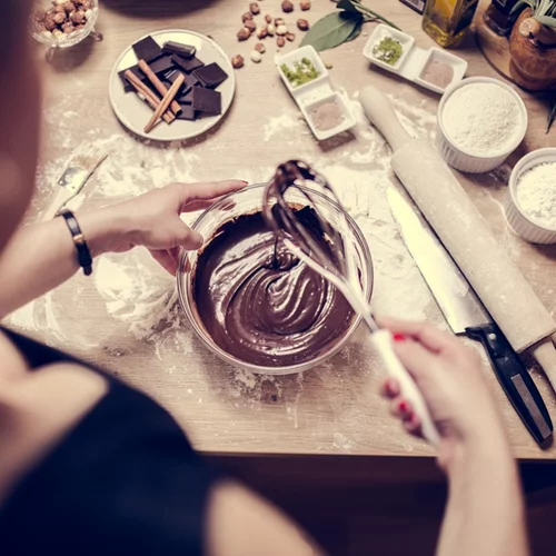 Ο πιο εύκολος τρόπος να μαλακώσεις τη σοκολάτα