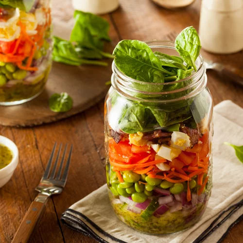 #ShapeTaperaki: Φτιάξε σαλάτα στο βάζο με τις οδηγίες της διαιτολόγου! Αυτό θα πάρεις στη δουλειά!