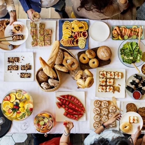 Χάλασα τη δίαιτα! Πόσο ένοχη πρέπει να νιώθεις όταν ξεφεύγεις και πώς θα επανέλθεις;