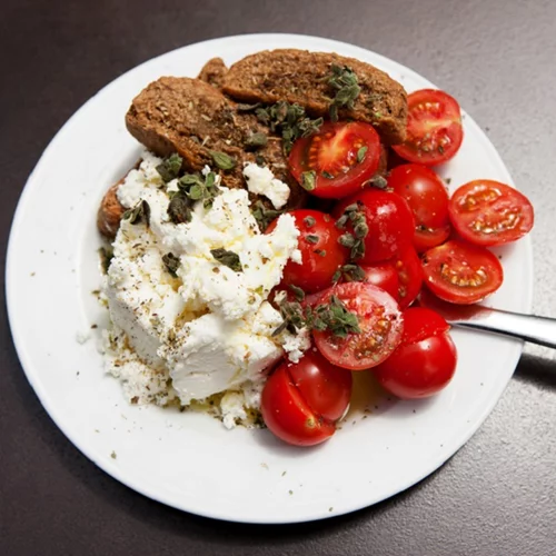 Έρευνα: Αν τρως σαν Κρητικός του 1960 θα είσαι υγιής και αδύνατη!