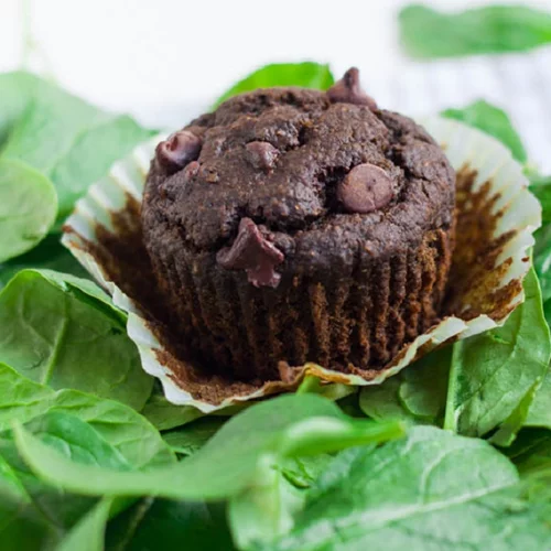 Να πώς θα φτιάξεις μάφιν σοκολάτας με σπανάκι! (ναι, θα φάει και το παιδί!)