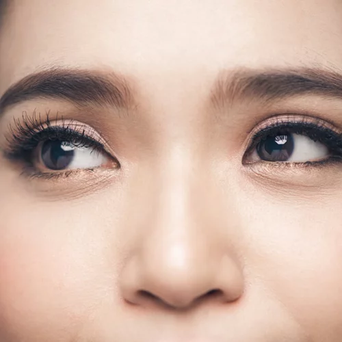 Η τέλεια γραμμή eyeliner σε 1 κίνηση με ΑΥΤΟ το προϊόν που δεν έχεις ξαναδεί