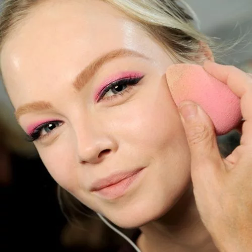 Έλαιο ομορφιάς μαζί με foundation: Να το δοκιμάσεις ή όχι;