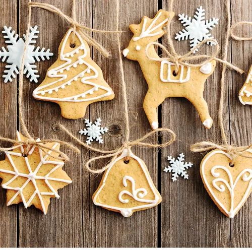 Χριστουγεννιάτικο DIY: Να πώς θα φτιάξεις στολίδια από ζύμη με τα παιδιά