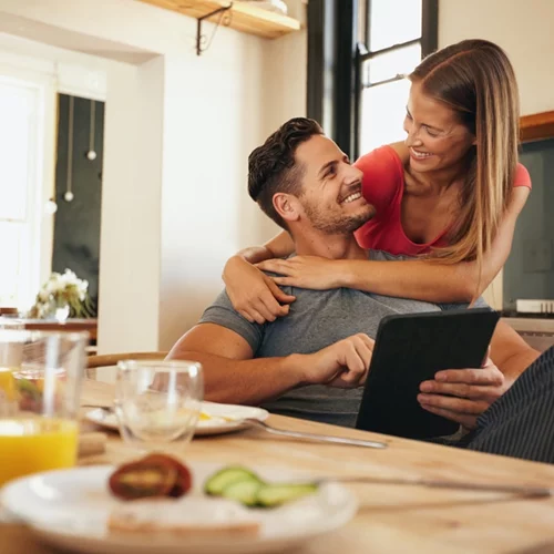 Συγκατοικείτε; Να πώς θα κρατήσεις το πάθος ζωντανό