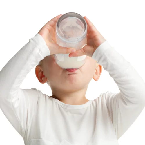 Τελικά, πόσο γάλα πρέπει να πίνει το παιδί μου;