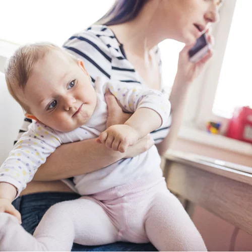 Ξέρεις ότι το κινητό βλάπτει σοβαρά τη σχέση σου με το παιδί;