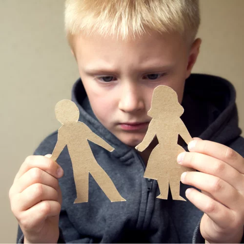 «Μαμά, θα μείνω στον μπαμπά απόψε»: Οδηγίες προς χωρισμένες μαμάδες και μπαμπάδες