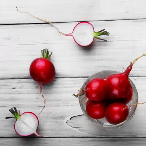 Βάλε ραπανάκι στις σαλάτες σου: Να τα οφέλη που δεν ήξερες (και πώς αλλιώς θα το φας)