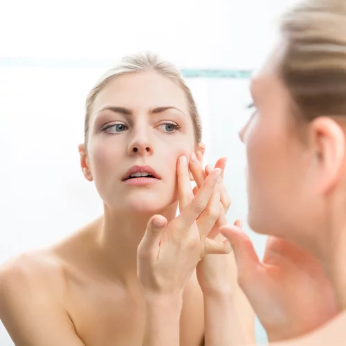 Πώς φεύγουν τα μαύρα στίγματα; Έτσι θα απαλλαγείς για πάντα!