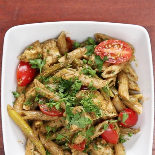 #shapetaperaki: Light γεύμα για το γραφείο με πέννες ολικής άλεσης και φιλέτο κοτόπουλου