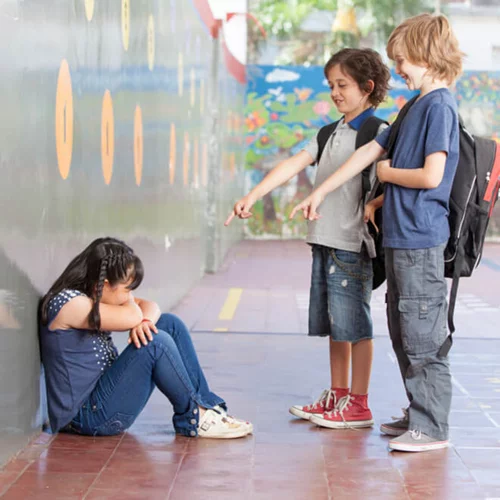 Σχολική βία και εκφοβισμός παιδιών: Οι αριθμοί του bullying σοκάρουν!