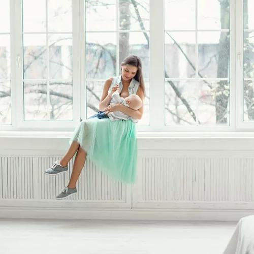 Θηλασμός και θερμίδες: Ποιες διάσημες ορκίζονται σε αυτόν για να χάσεις τα κιλά;