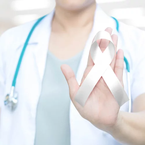 Λιγότεροι οι θάνατοι λόγω καρκίνου στους άνδρες από ό,τι στις γυναίκες το 2017