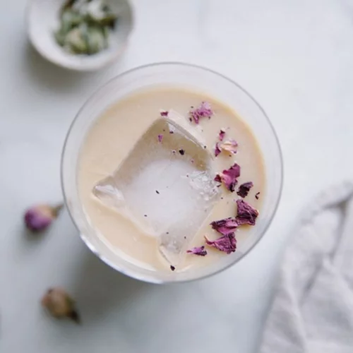 4 τέλειες ιδέες για να αναβαθμίσεις τον παγωμένο καφέ σου