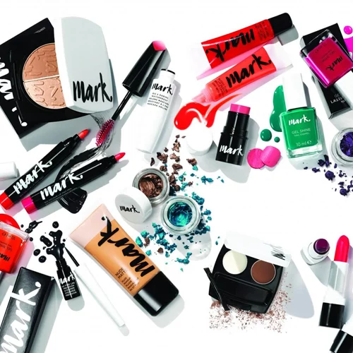 Διαγωνισμός: Γίνε η make-up artist του Missbloom.gr και κέρδισε τα καλλυντικά των artists, Mark!