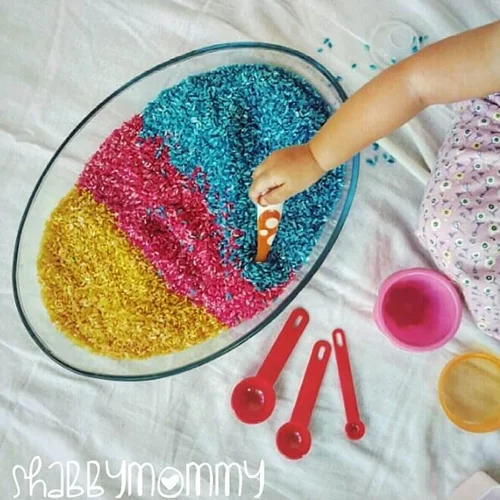 Παιχνίδι με το παιδί: Τι είναι τα αισθητηριακά κουτιά και πως θα φτιάξεις τα δικά σου