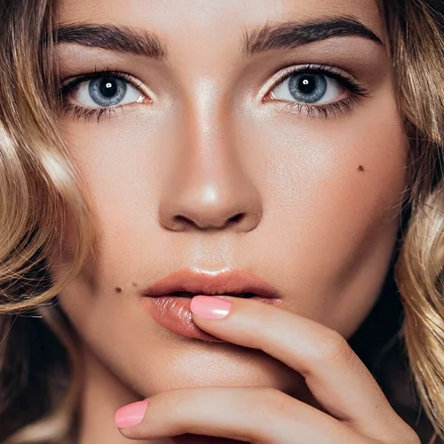 Τα αίτια που πυροδοτούν την ακμή ενηλίκων και δεν το ήξερες