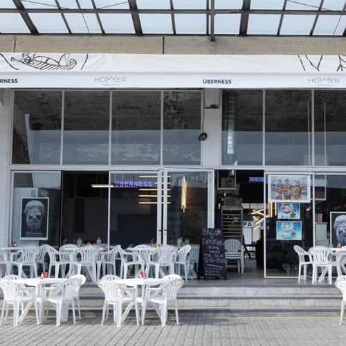 Στην pop-up καντίνα Überness του Βασίλη Καλλίδη βρήκαμε super νηστίσιμα πιάτα για τη Σαρακοστή!