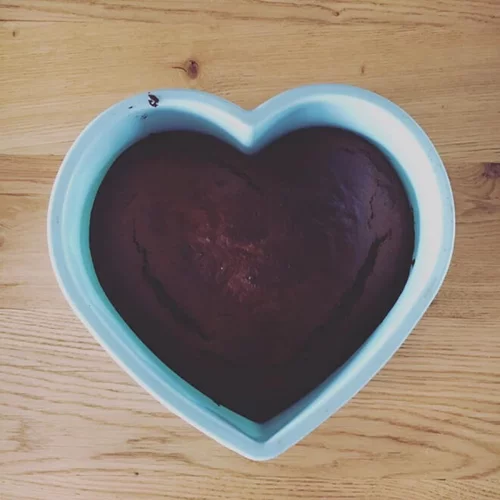 Σούπερ υγιεινό κέικ με χαρουπάλευρο με τη συνταγή της διαιτολόγου Κλειώς Δημητριάδου