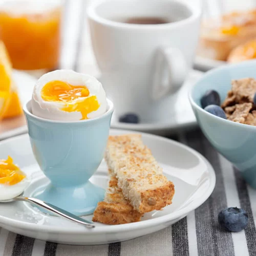 Να τρως ολόκληρα αυγά ή μόνο ασπράδια αυγού για να αδυνατίσεις;