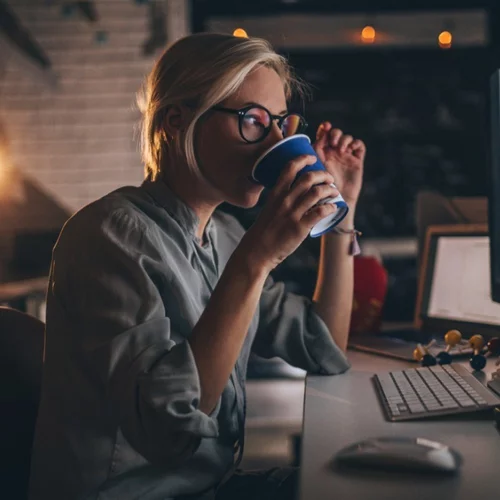 Μήπως έχεις εργασιομανία; Αυτά είναι τα συμπτώματα