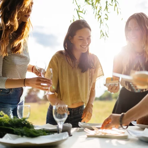 Τι να τρώω έξω για να μην παχαίνω εκτός σπιτιού; Η διαιτολόγος Κλειώ Δημητριάδου προτείνει τις καλύτερες επιλογές!