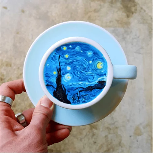 Ένας barrista φτιάχνει τους πιο καλλιτεχνικούς latte που έχεις δει