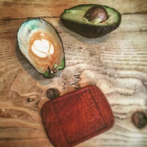 Είναι ο avolatte ο πιο περίτεχνος καφές που μπορείς να πιεις (ναι, είναι μέσα σε αβοκάντο!);