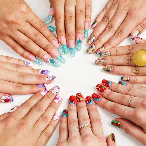 Αυτά είναι τα πιο ιδιαίτερα σχέδια νυχιών που θα δεις σήμερα