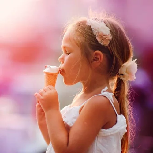 Τι και πώς να τρώνε σωστά τα παιδιά το καλοκαίρι - τα σνακ, τα γλυκά, τα γεύματα