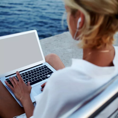 Shape review: Οι αγαπημένες μας σειρές για να δεις το καλοκαίρι