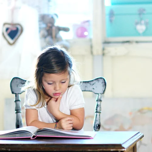 «Επιστήμη μέσα από το θέατρο»: Το Πανεπιστήμιο καλεί σχολεία δημοτικού, γυμνασίου, λυκείου να φτιάξουν θεατρικό!