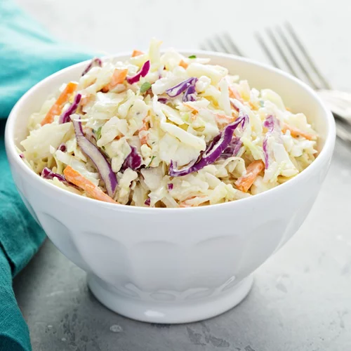 Η πολίτικη σαλάτα σε 2 παραλλαγές: θες πικάντικη ή κλασική συνταγή;