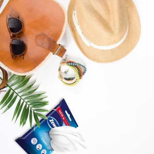 Τι έχουμε όλα τα κορίτσια στην τσάντα μας το καλοκαίρι;