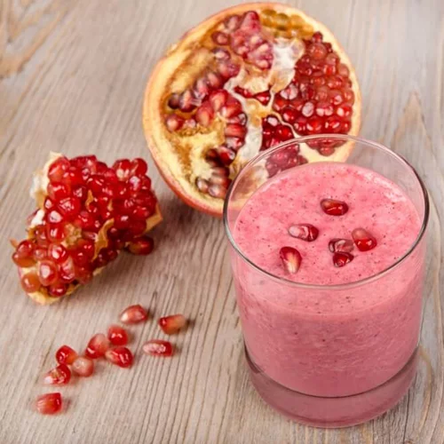 Smoothie αποτοξίνωσης με ρόδι και μπανάνα