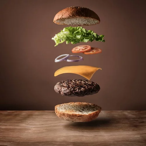 Άντρες VS γυναίκες: Γιατί εμείς θέλουμε σοκολάτα και αυτοί burger; Ποιες τροφές προτιμούν τα δύο φύλα;