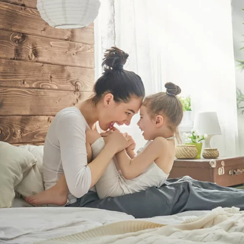 Αυτά που ξέρουν οι μαμάδες: 5 πράγματα που μου λείπουν από τη ζωή πριν τα παιδιά (αν είσαι μικρομάνα, θα καταλάβεις)