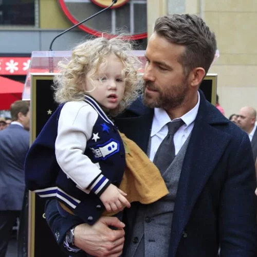 Τα tweets του Ryan Reynolds για την κόρη του, είναι ό,τι πιο αστείο έχεις διαβάσει #bestdadever