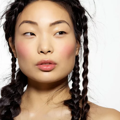 4 μυστικά ομορφιάς από την Κορέα για μακιγιάζ και περιποίηση