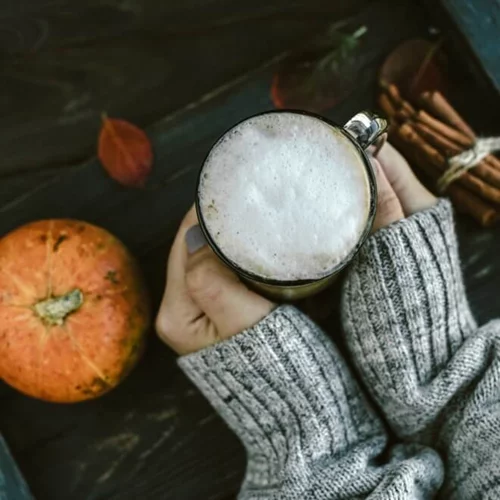 Αυτή είναι η δίαιτα 16:8 που κάνει ο Hugh Jackman: Πώς λειτουργεί, το πλάνο και η γνώμη της διαιτολόγου μας