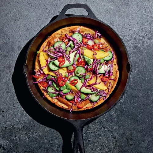 3 συνταγές για εξωτική πίτσα με σούπερ υγιεινά υλικά: Μαροκινή, με μάνγκο ή μπουράτα