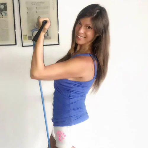 Οι καλύτερες ασκήσεις με το λάστιχο του SHAPE από την trainer Χριστίνα Μαυρίδου