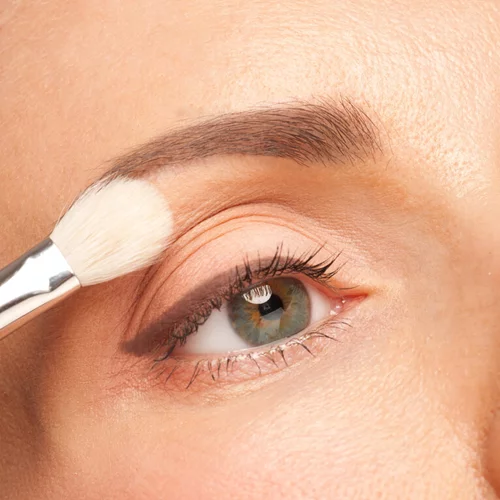 Μακιγιάζ μετά τα 40: Οι 3 βασικές συμβουλές για φρέσκο πρόσωπο