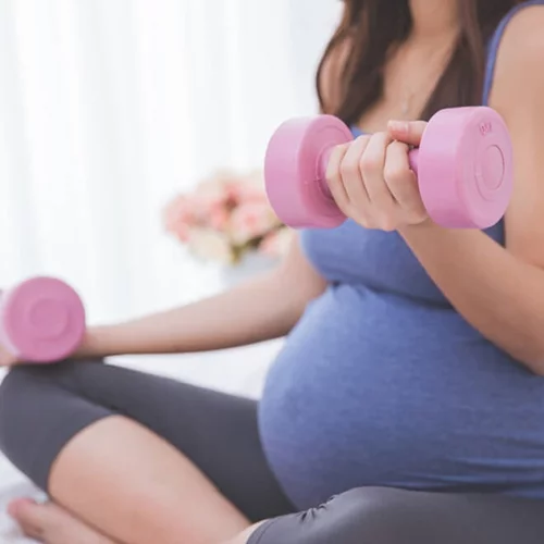 Η Ελεονώρα Μελέτη κάνει διάδρομο και SUP σε προχωρημένη εγκυμοσύνη (και πολύ καλά κάνει)!