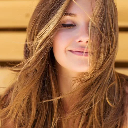 Φτιάξε μόνη σου μάσκα για φριζαρισμένα μαλλιά (το μαγικό αβοκάντο και η θαυματουργή μαγιονέζα)!