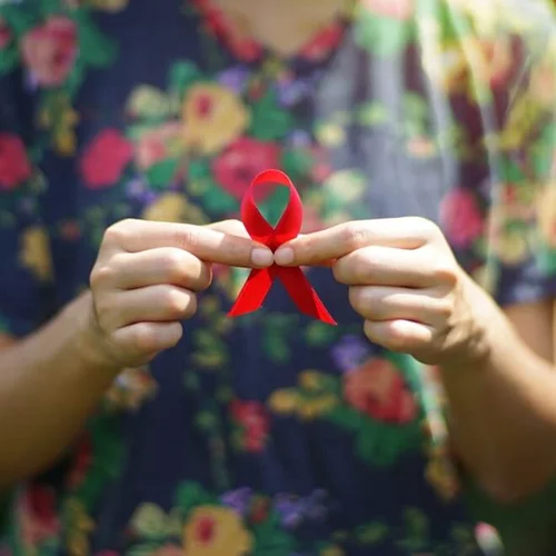Συνεχίζεται η πτώση των νέων περιστατικών HIV στην Ελλάδα και παγκοσμίως