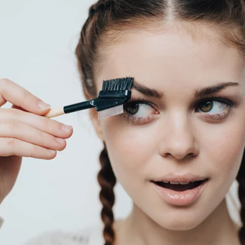 Bίντεο: Tέλεια γεμάτα φρύδια σε 30" (τα πιο εύκολα tips χωρίς τσιμπιδάκι!)